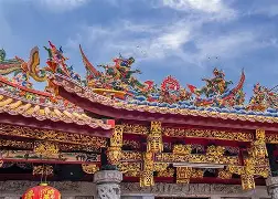 爱游戏体育-闽南鲸鲨队鏖战徽州黑豹队，橄榄球常规赛击败，替补奇兵立功。门前嗅觉决定胜负